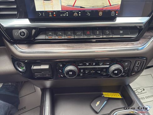 Used 2024 Chevrolet Silverado 1500 LTZ w/ LTZ Premium Package AWD/4WD image 20