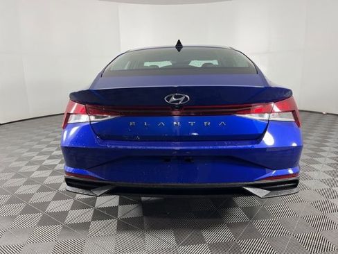 Used 2023 Hyundai Elantra SEL w/ Convenience Package FWD image 10