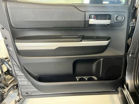 Used 2015 Toyota Tundra SR5 w/ SR5 Upgrade Package image 14