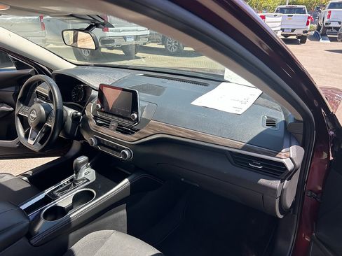 Used 2023 Nissan Altima 2.5 SV FWD image 27