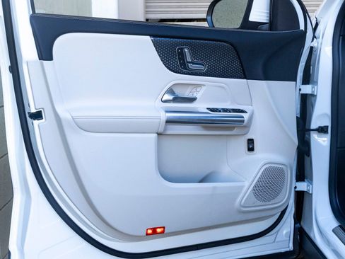 Used 2026 Mercedes-Benz GLA 250 image 12