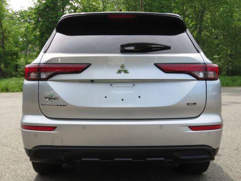 Used 2023 Mitsubishi Outlander SEL AWD/4WD image 6