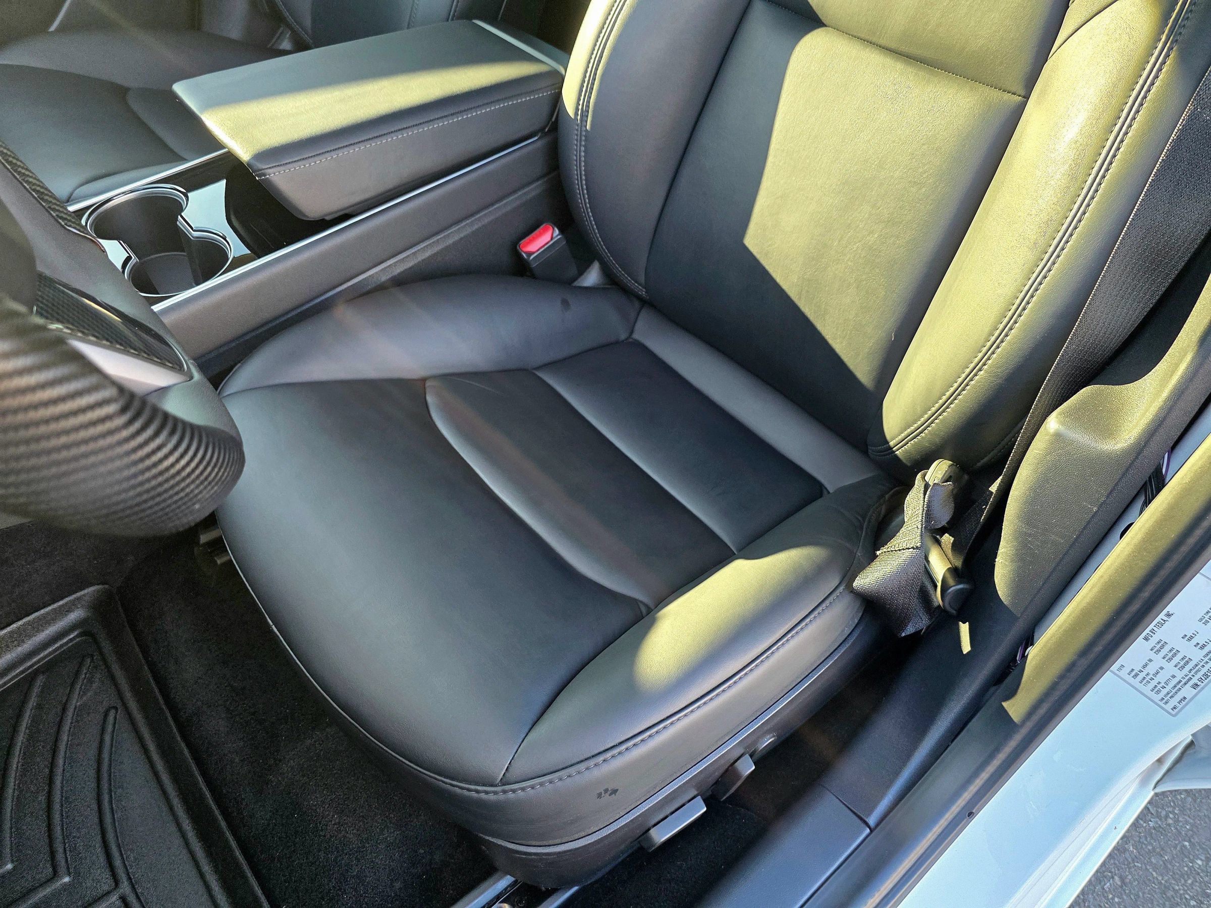 Used 2020 Tesla Model 3 Standard Range Plus RWD image 40