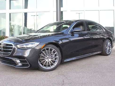 New 2025 Mercedes-Benz S 580 4MATIC Sedan image 2