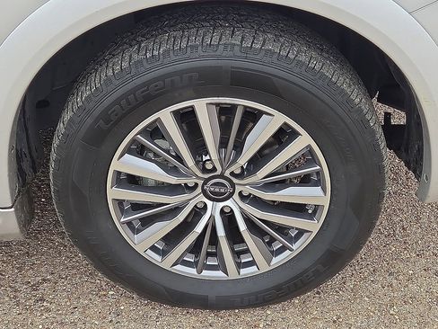 Used 2024 Nissan Armada SL image 12