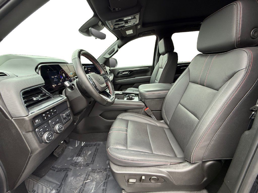 Used 2025 Chevrolet Suburban RST w/ Advanced Technology Package AWD/4WD image 9