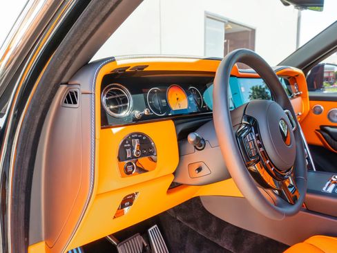 Used 2025 Rolls-Royce Cullinan image 75