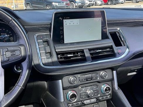 Used 2022 GMC Yukon XL SLT w/ SLT Premium Package image 9