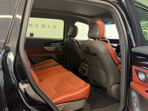Certified 2024 Lincoln Nautilus Black Label w/ Jet Appearance Package (87T) AWD/4WD image 8