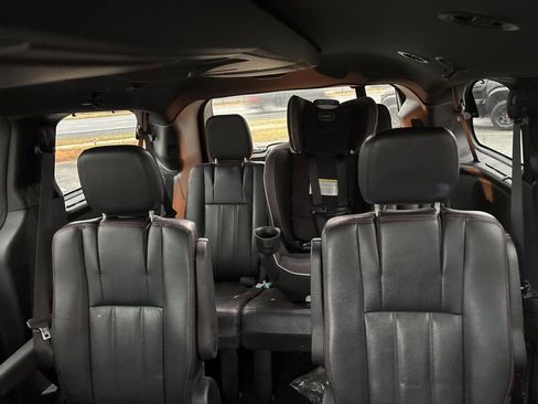Used 2017 Dodge Grand Caravan GT image 7