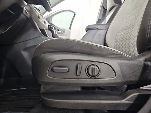 Certified 2024 Chevrolet Equinox LS w/ LS Convenience Package image 32