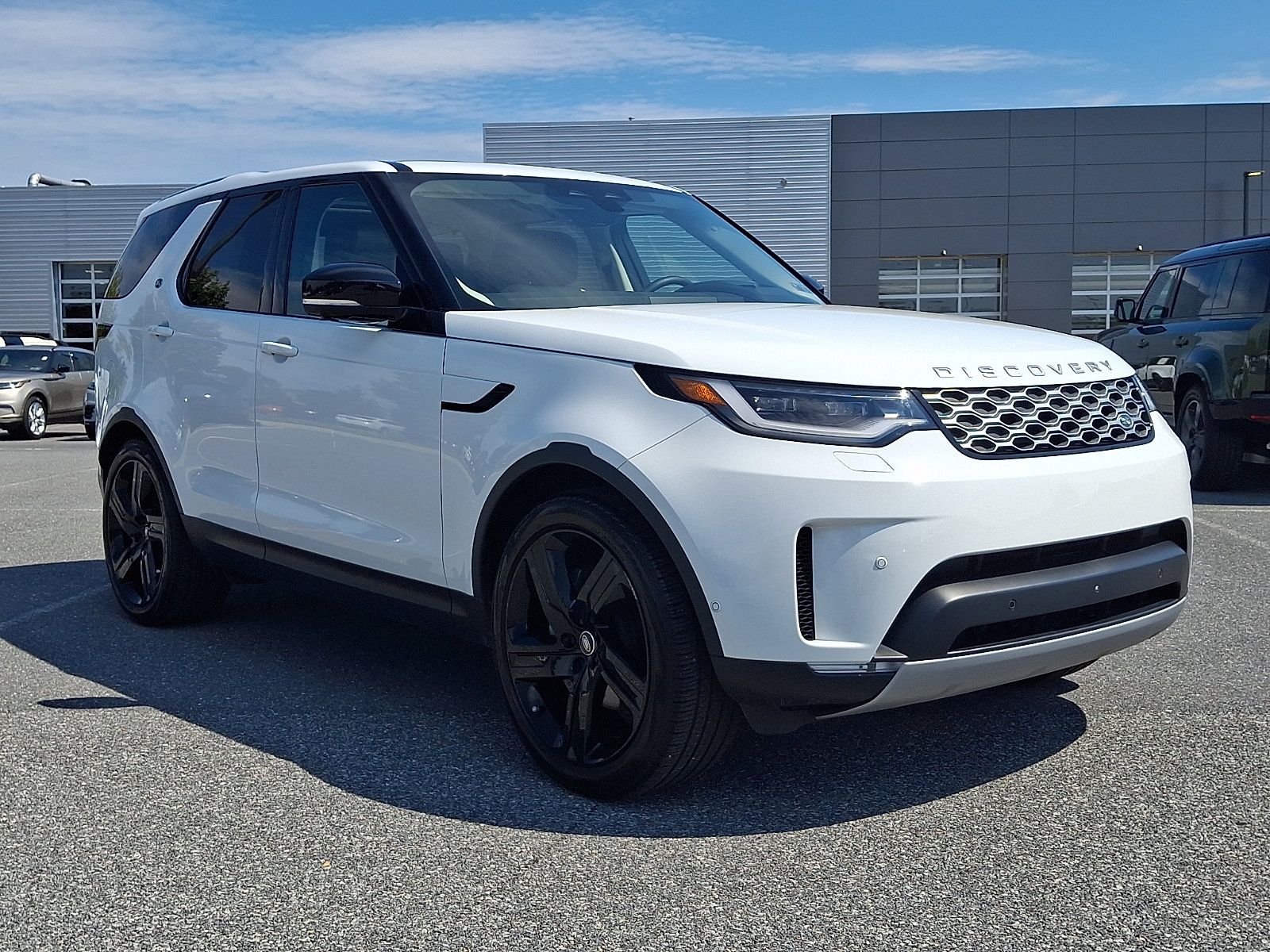 Used 2026 Land Rover Discovery S AWD/4WD image 6