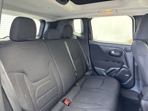 Used 2020 Jeep Renegade Latitude w/ UConnect 8.4 Nav Group image 36