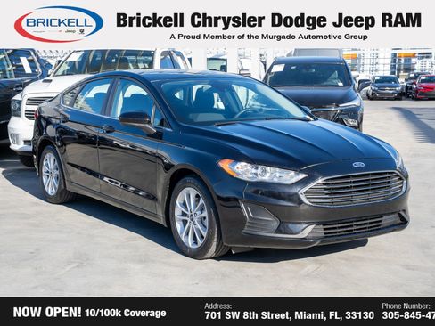 Used 2020 Ford Fusion SE image 3