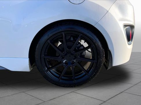 Used 2014 Hyundai Veloster Turbo w/ Turbo Technology Package 04 FWD image 10