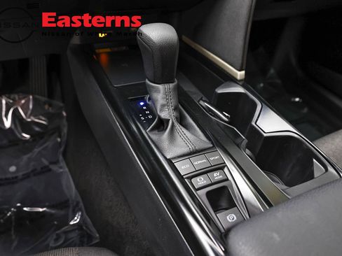 Used 2025 Toyota Camry LE image 13