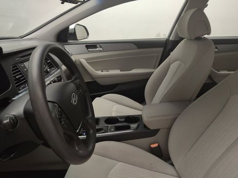 Used 2016 Hyundai Sonata SE image 17