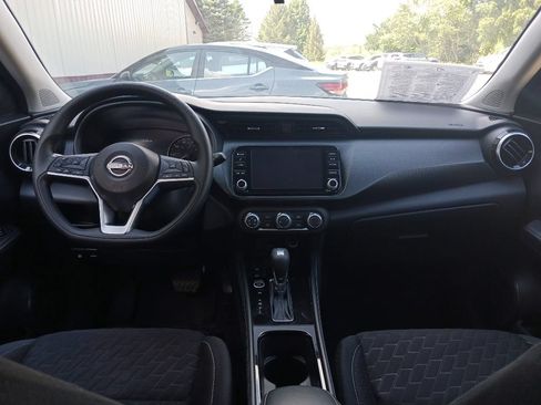 Used 2024 Nissan Kicks SV FWD image 13