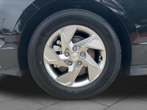 Used 2025 Hyundai Sonata SE FWD image 10