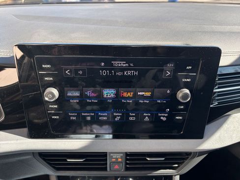 Used 2025 Volkswagen Jetta SE image 21