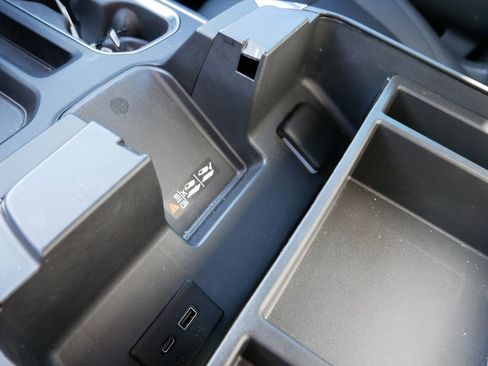 Used 2022 GMC Sierra 1500 SLT w/ SLT Convenience Package image 20