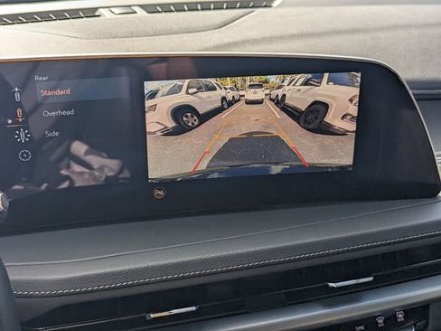 Used 2025 Cadillac XT4 Premium Luxury image 24