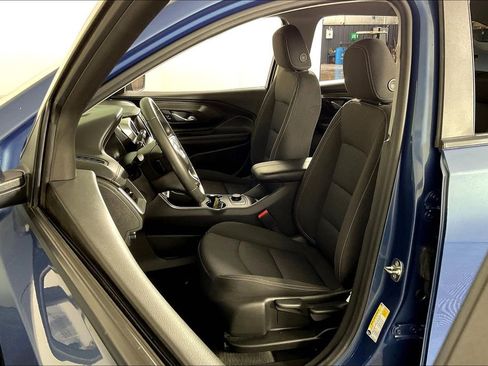 Used 2024 GMC Terrain SLE image 36