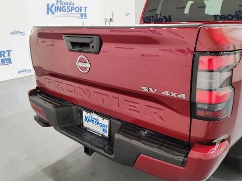 Used 2023 Nissan Frontier SV w/ Tow Package image 13