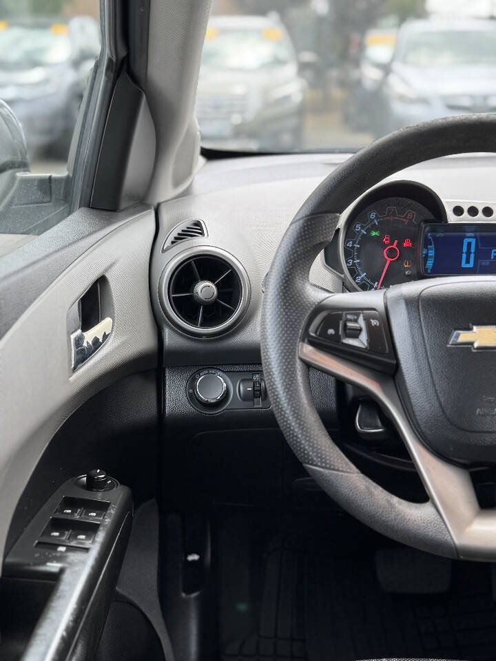 Used 2013 Chevrolet Sonic LT FWD image 12