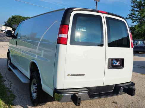 Used 2023 Chevrolet Express 2500 w/ Driver Convenience Package image 14