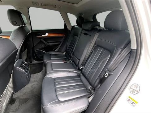 Used 2023 Audi Q5 2.0T Premium Plus w/ Premium Plus Package AWD/4WD image 28