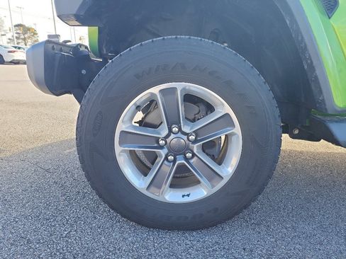 Used 2018 Jeep Wrangler Unlimited Sahara image 10