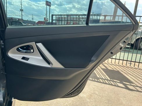 Used 2007 Toyota Camry SE image 17