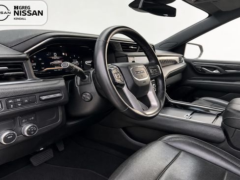 Used 2023 GMC Yukon XL Denali RWD image 8