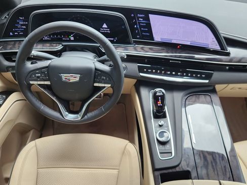 Used 2022 Cadillac Escalade Premium Luxury AWD/4WD image 26