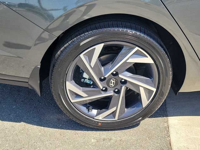 New 2026 Hyundai Elantra Limited FWD image 30
