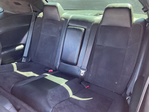 Used 2016 Dodge Challenger R/T Scat Pack w/ Leather Interior Group RWD image 18