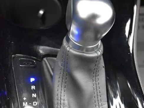 Used 2022 Toyota C-HR XLE image 34