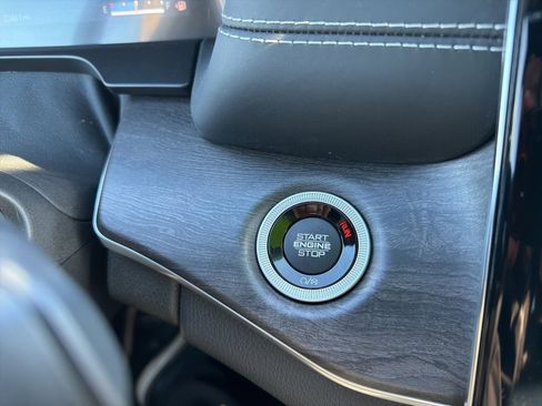 Certified 2022 Jeep Grand Cherokee Overland image 12