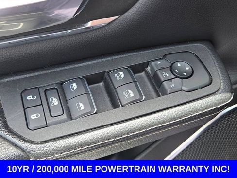 Used 2025 RAM 1500 Laramie AWD/4WD image 33