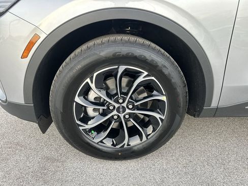 New 2026 Lincoln Nautilus Premier w/ Equipment Group 102A image 10