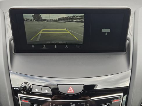 Used 2025 Acura RDX w/ Technology Package image 15