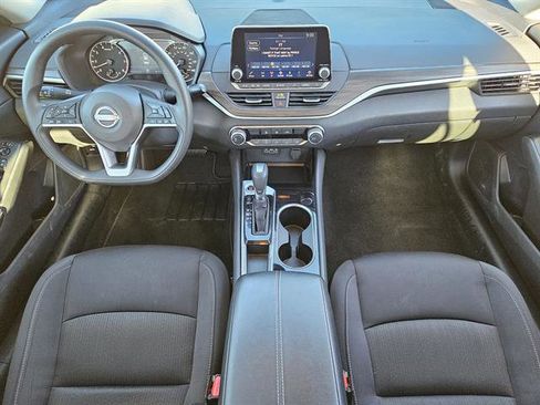Used 2024 Nissan Altima 2.5 SV image 18