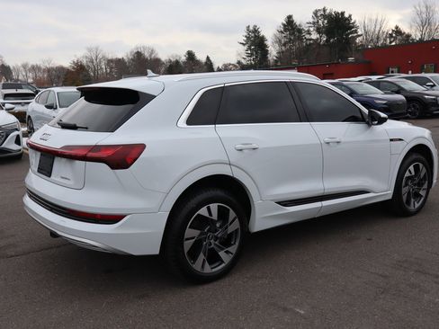 Used 2021 Audi e-tron Premium w/ Towing Package image 5