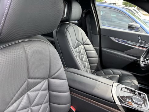 Used 2023 BMW 740i RWD image 35