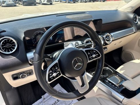 Used 2023 Mercedes-Benz GLB 250 4MATIC image 13