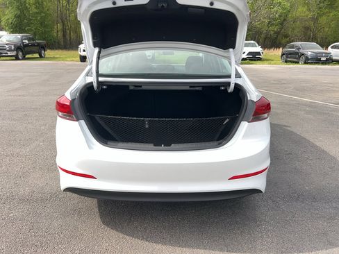 Used 2018 Hyundai Elantra SE image 26