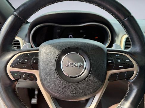 Used 2017 Jeep Grand Cherokee Limited w/ Luxury Group II RWD image 28