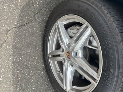 Used 2013 Porsche Cayenne S AWD/4WD image 11
