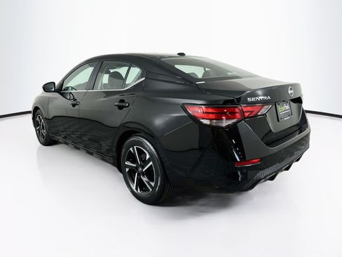 Used 2025 Nissan Sentra SV FWD image 5